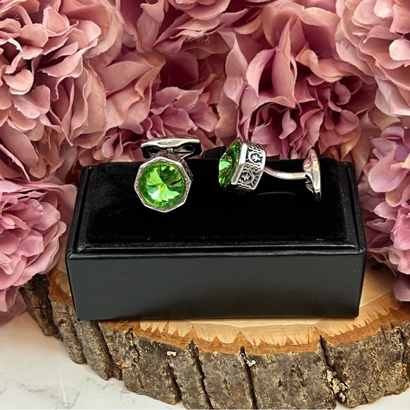 Elegant Green Peridot Silver Hexagon Cufflink - Picture 4 of 17